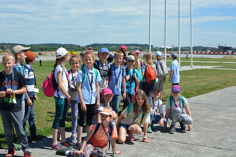 WYCIECZKA KL. 3 „B” NA LOTNISKO WOJSKOWE W BALICACH - zdjęcie 4