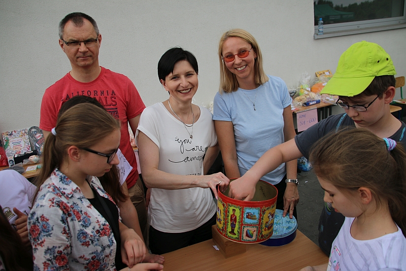 FESTYN RODZINNY W ZESPOLE SZKÓŁ SIÓSTR NAZARETANEK W KRAKOWIE - 2017 - zdjęcie 13