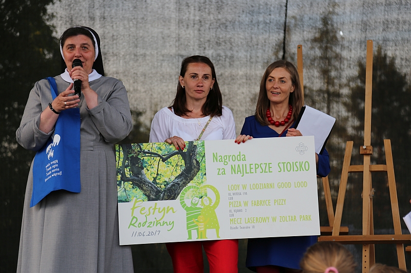 FESTYN RODZINNY W ZESPOLE SZKÓŁ SIÓSTR NAZARETANEK W KRAKOWIE - 2017 - zdjęcie 42