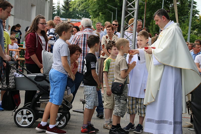 FESTYN RODZINNY W ZESPOLE SZKÓŁ SIÓSTR NAZARETANEK W KRAKOWIE - 2017 - zdjęcie 6