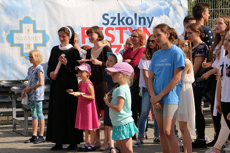 FESTYN RODZINNY W ZESPOLE SZKÓŁ SIÓSTR NAZARETANEK W KRAKOWIE - 2017 - zdjęcie 9