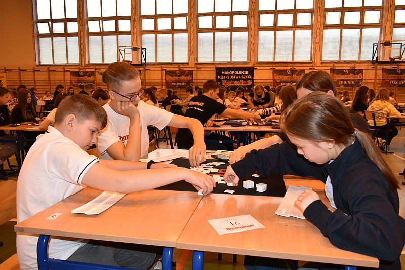 III Małopolskie Mistrzostwa Szkół w Rummikub - zdjęcie 19