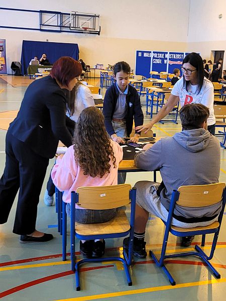 III Małopolskie Mistrzostwa Szkół w Rummikub - zdjęcie 15
