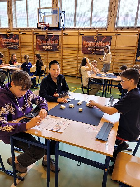 III Małopolskie Mistrzostwa Szkół w Rummikub - zdjęcie 14