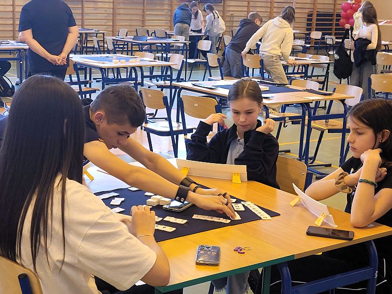 III Małopolskie Mistrzostwa Szkół w Rummikub - zdjęcie 13