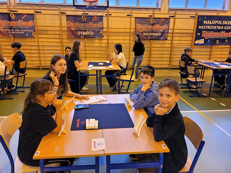 III Małopolskie Mistrzostwa Szkół w Rummikub - zdjęcie 9