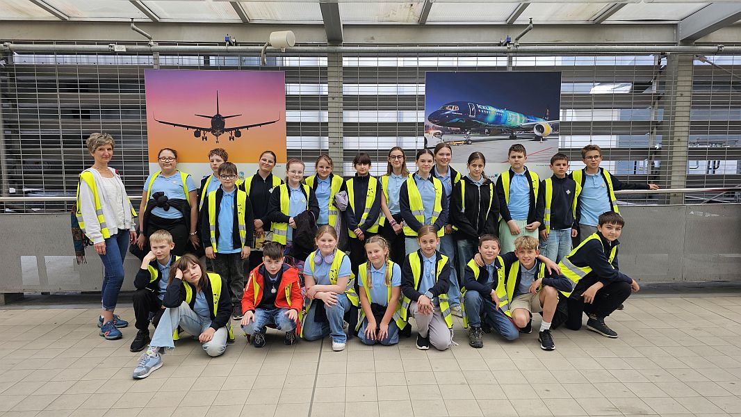 Wycieczka do Centrum Edukacji Lotniczej Kraków Airport 2025 - zdjęcie 1