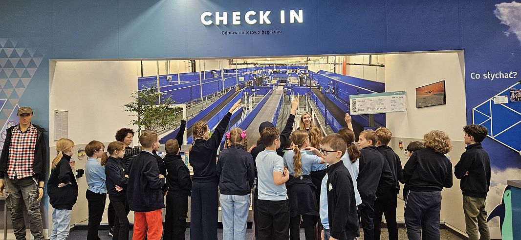 Wycieczka do Centrum Edukacji Lotniczej Kraków Airport 2025 - zdjęcie 4