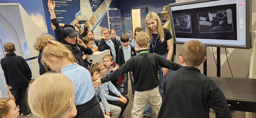 Wycieczka do Centrum Edukacji Lotniczej Kraków Airport 2025 - zdjęcie 5
