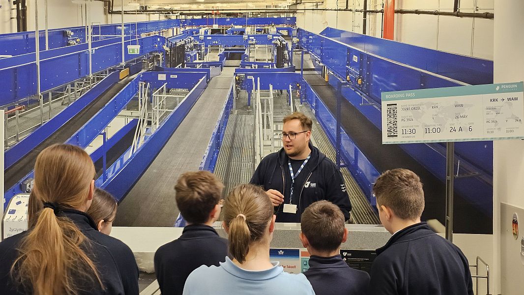 Wycieczka do Centrum Edukacji Lotniczej Kraków Airport 2025 - zdjęcie 25