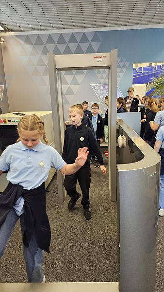 Wycieczka do Centrum Edukacji Lotniczej Kraków Airport 2025 - zdjęcie 26
