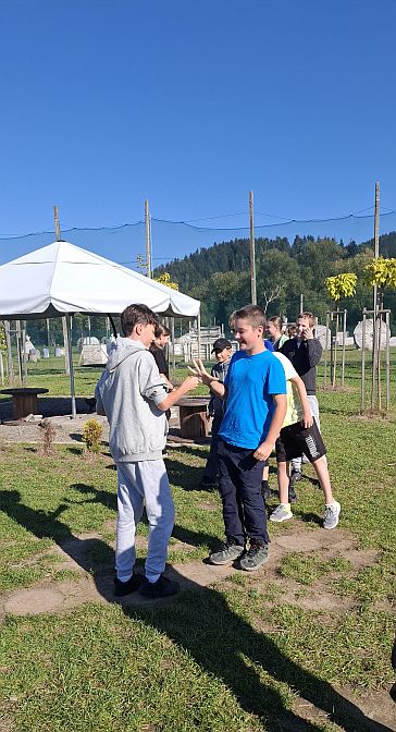 Jesienna integracja klas szóstych w ''Azymut Żbika'' - zdjęcie 15