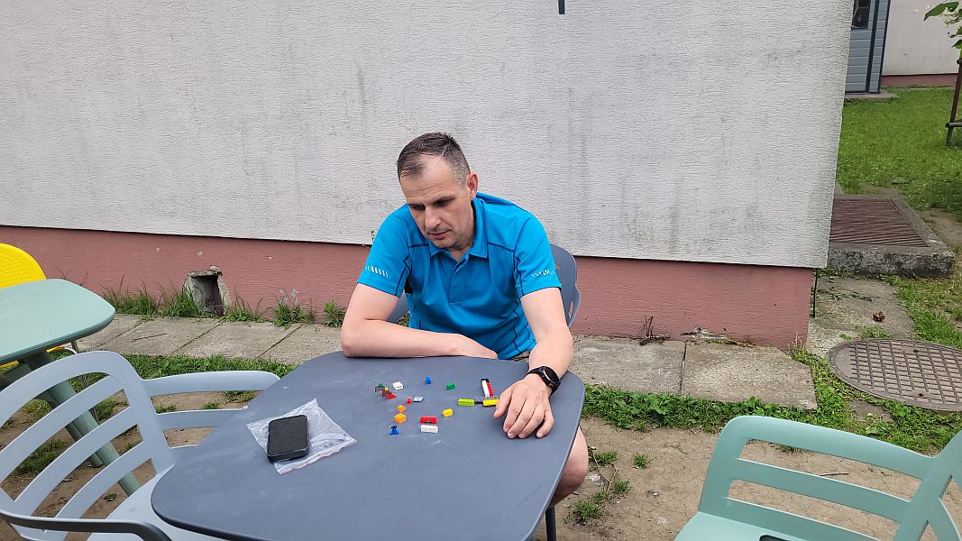 Wspólne świętowanie Dnia Mamy i Taty w klasie 6 a - zdjęcie 1