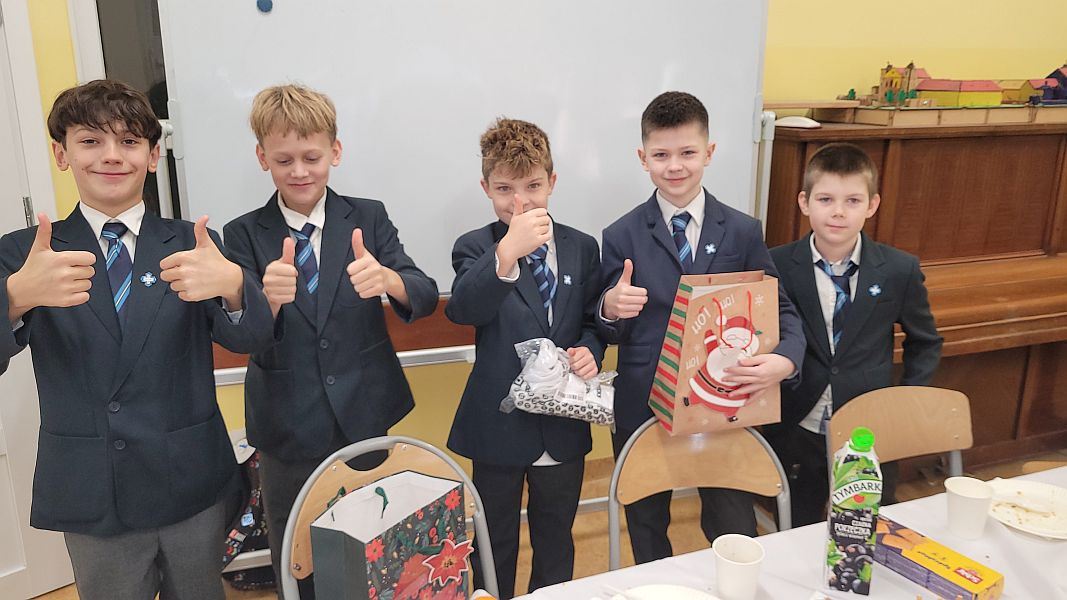 Warsztaty i kolędowanie 2025 w 5a - zdjęcie 11