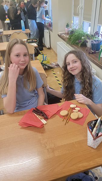 Warsztaty i kolędowanie 2025 w 5a - zdjęcie 17