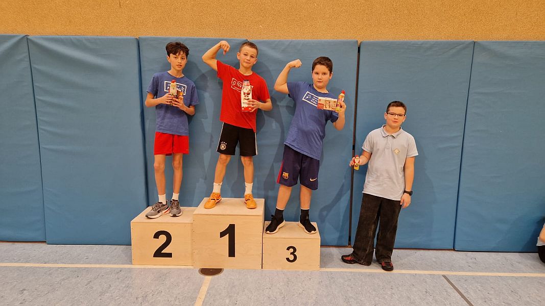 Mikołajkowy Turniej Tenisa Stołowego 2025 - zdjęcie 8