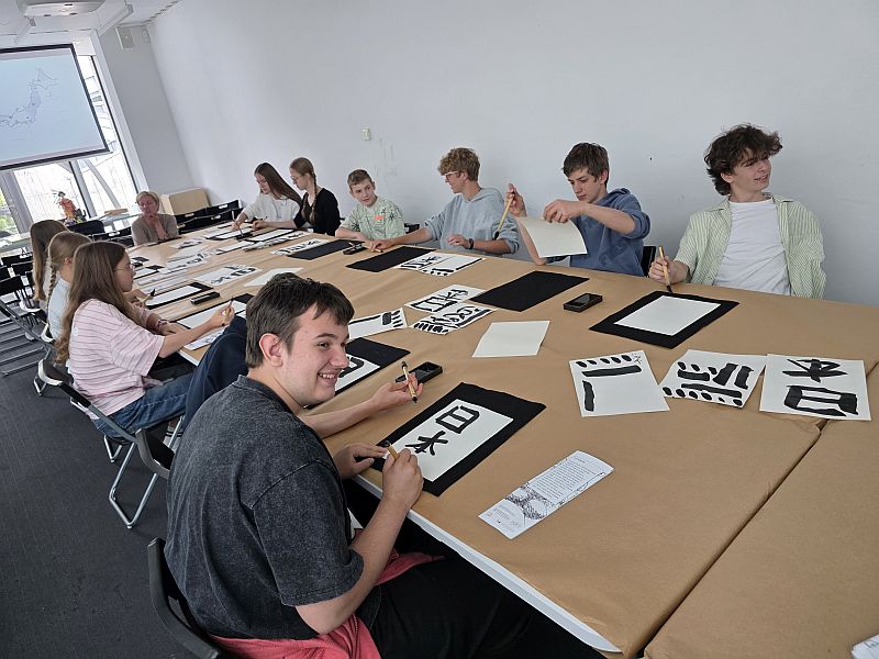Innowacja pedagogiczna: Język angielski spotyka kulturę Dalekiego Wschodu - zdjęcie 2