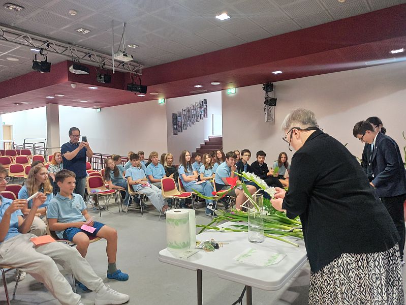 Innowacja pedagogiczna: Język angielski spotyka kulturę Dalekiego Wschodu - zdjęcie 38