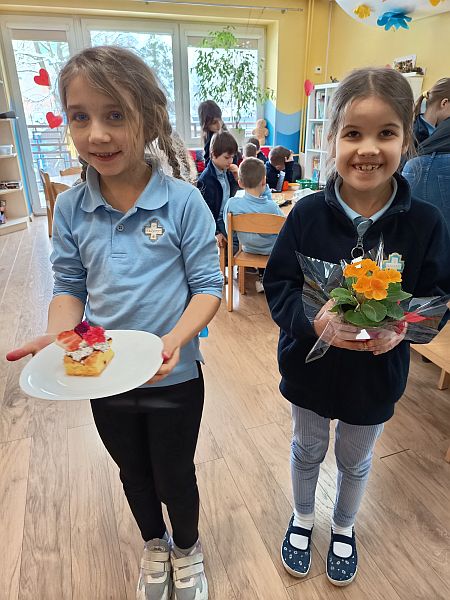 ''KOCHAM, SZANUJĘ, DBAM'' WALENTYNKI W ŚWIETLICY MŁODSZEJ 2026 - zdjęcie 11