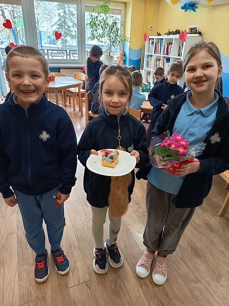 ''KOCHAM, SZANUJĘ, DBAM'' WALENTYNKI W ŚWIETLICY MŁODSZEJ 2026 - zdjęcie 13