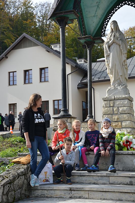 SPOTKANIE INTEGRACYJNE KLASY III - zdjęcie 14