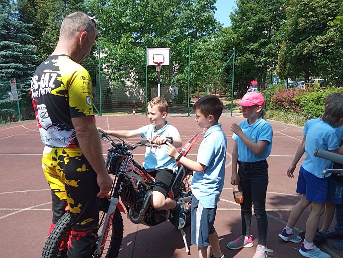 CZŁOWIEK Z PASJĄ- ZESPÓŁ LES-GAZ TRIAL TEAM