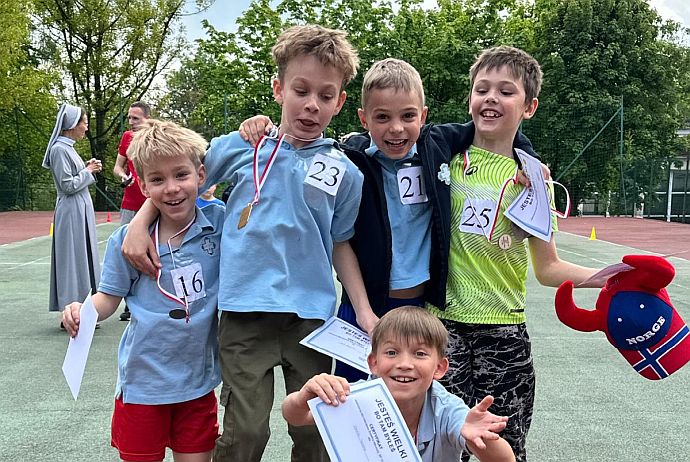 Mini-Maraton Świetlicy Młodszej klas 1a, 1b, 2b