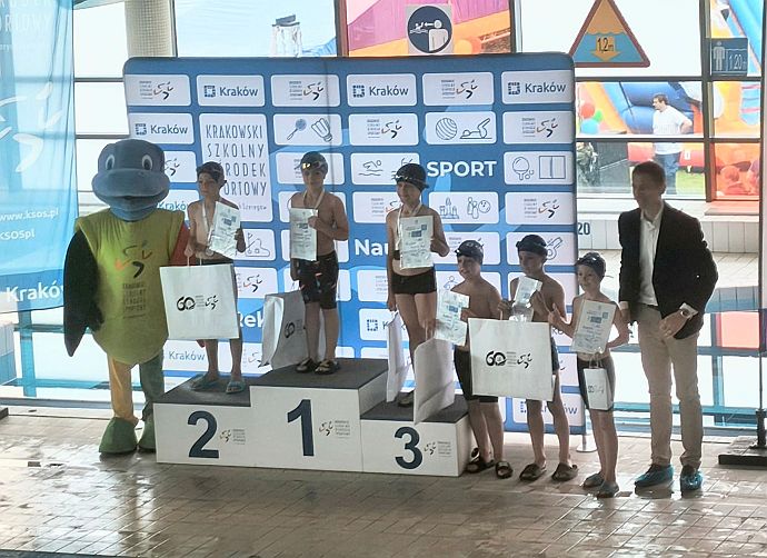 Wygrana w zawodach finałowych dla uczestników pływania klas 2 2026