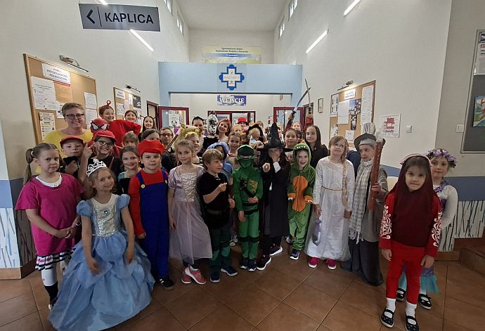 Święto Książki w Naszej Szkole - Relacja z Obchodów Dnia Bibliotekarza i Bibliotek