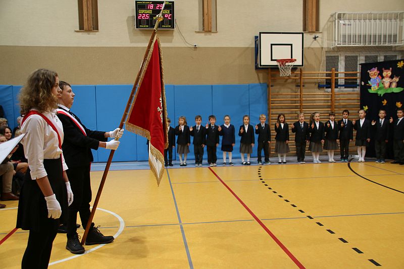 Ślubowanie klas pierwszych 2018 - zdjęcie 15