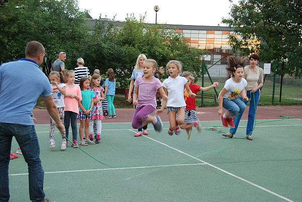 SPRAWOZDANIE ZE SPOTKANIA INTEGRACYJNEGO KLASY II „B” 2015/2016