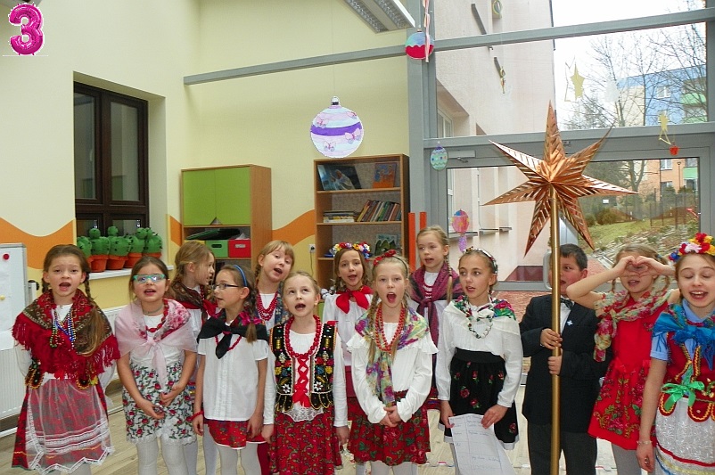 RADOŚĆ Z NARODZENIA PANA  W RÓŻNY SPOSÓB W ŚWIETLICY  OBJAWIANA - zdjęcie 16